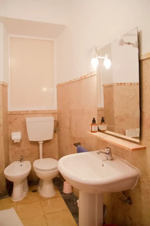 Alfama 3B Balby's Bed&Breakfast - photo 24
