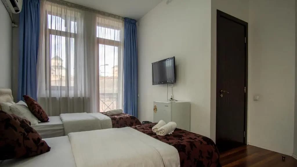 AIA Hotel - photo 6
