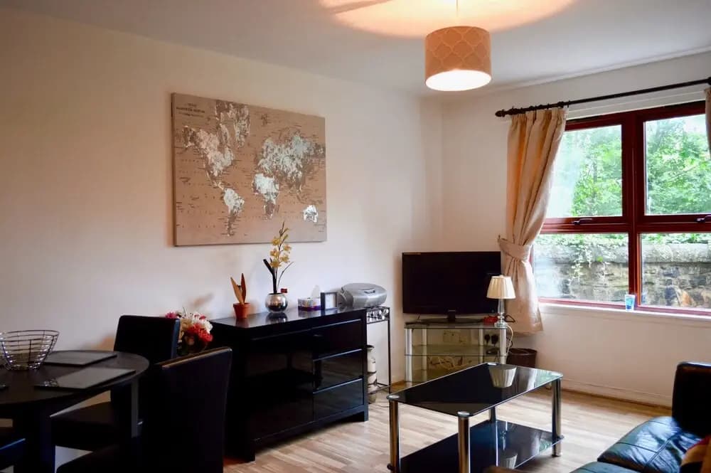 Spacious 2 Bedroom Ground Floor Flat in Leith - photo 18