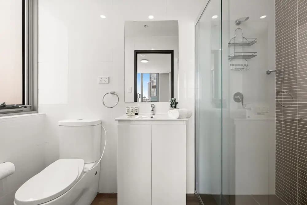 Central 2-bed With Parking & Stunning Views - photo 8