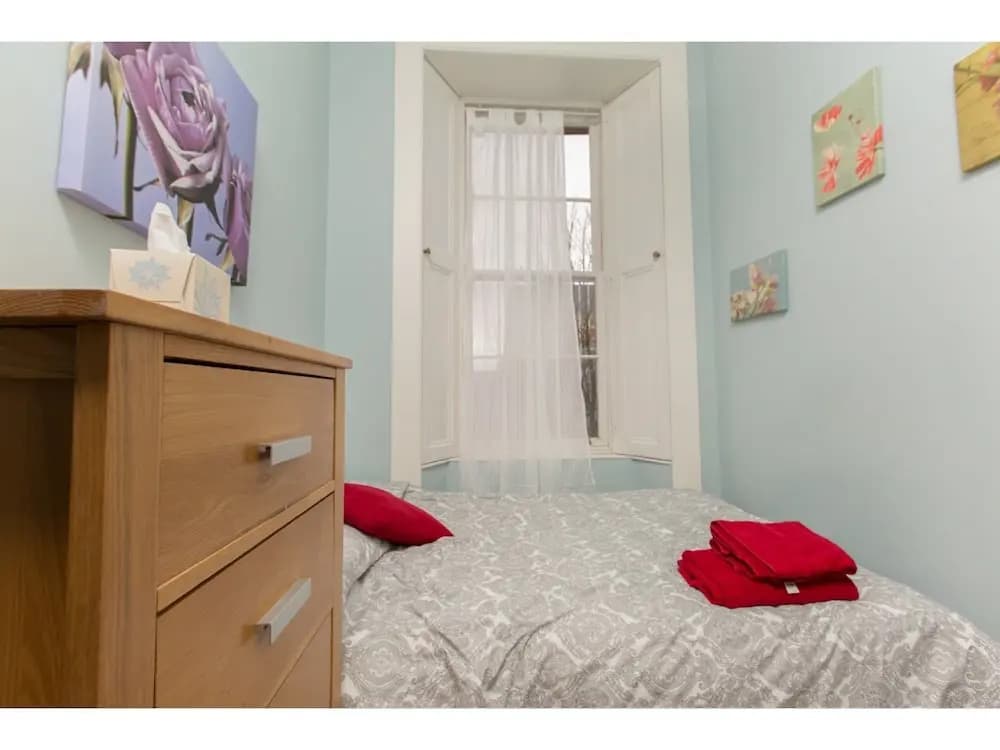 Spacious, Bright 5-br Flat for 10 in Edinburgh - photo 38