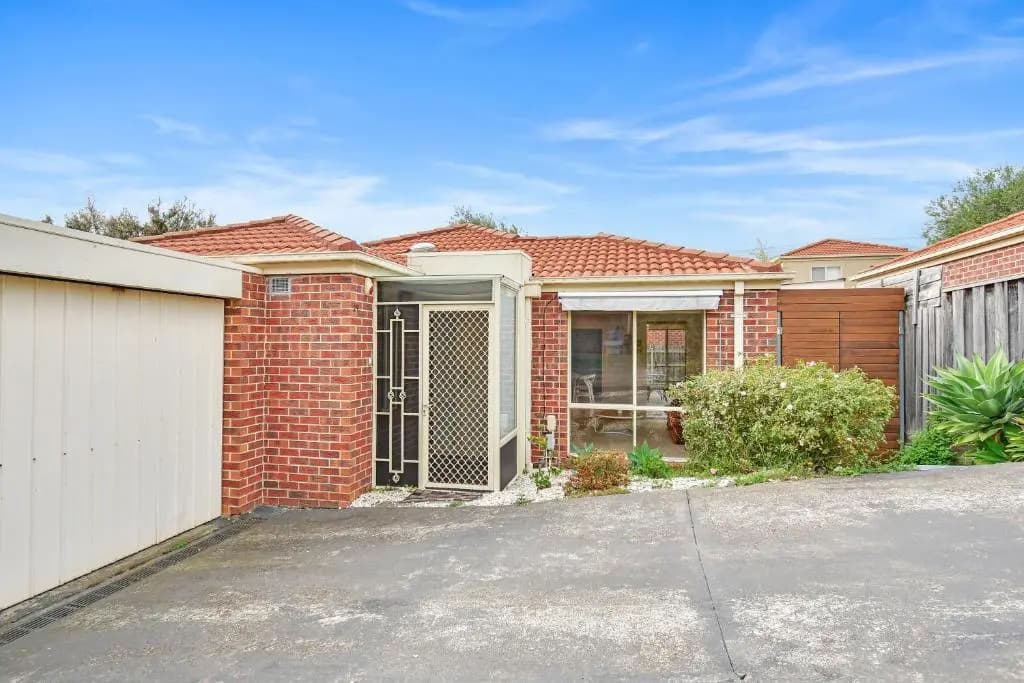 Lovely 3 bedroom unit - photo 8