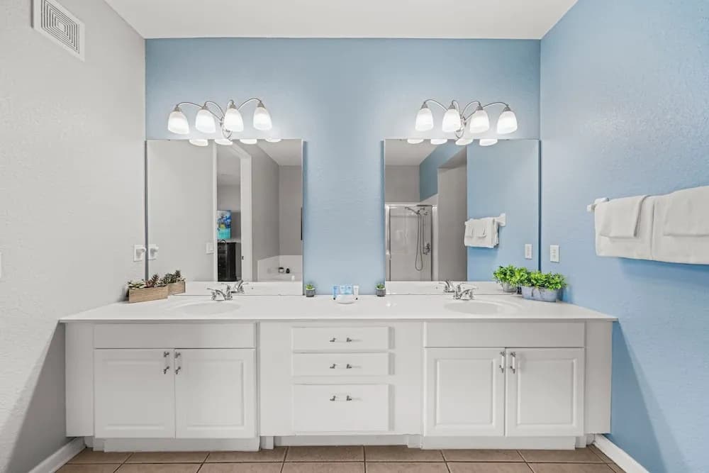 Lakefront Luxury - photo 10