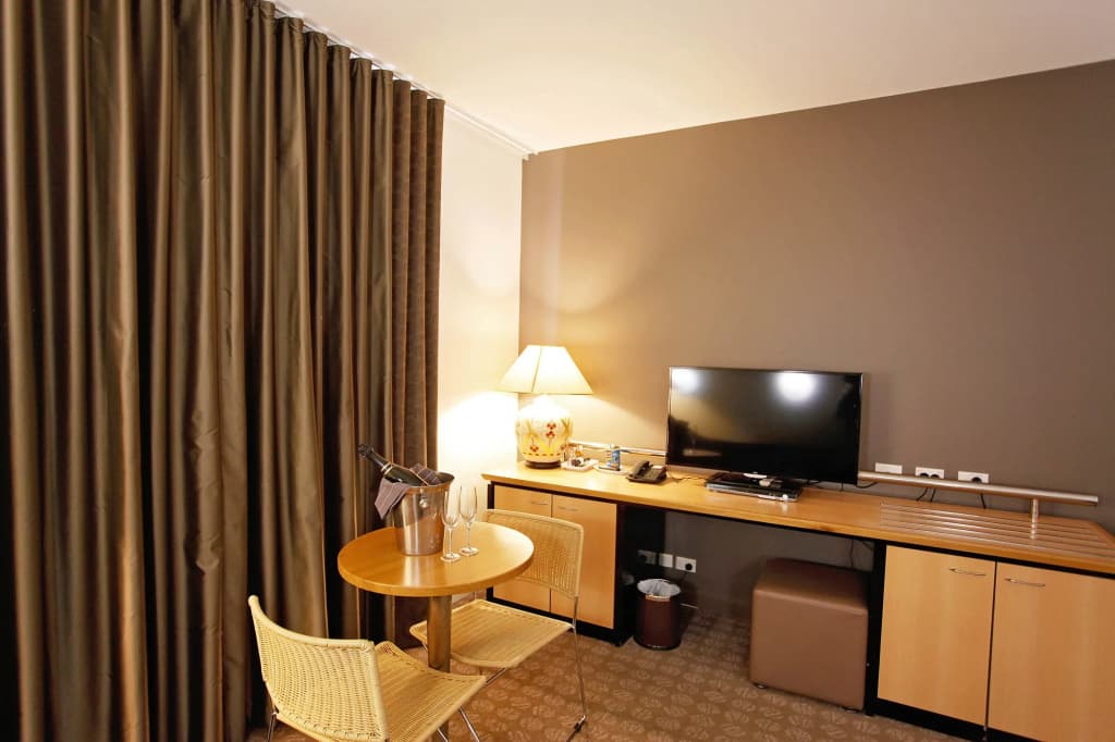 Golden Pebble Hotel - photo 3
