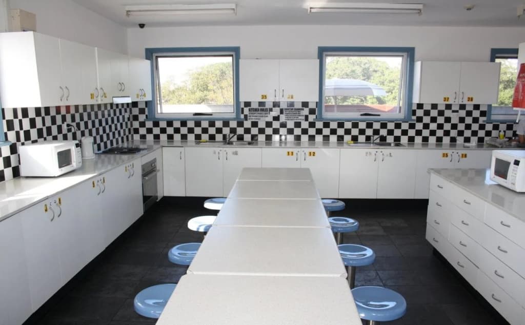 Rooftop Travellers lodge - photo 11
