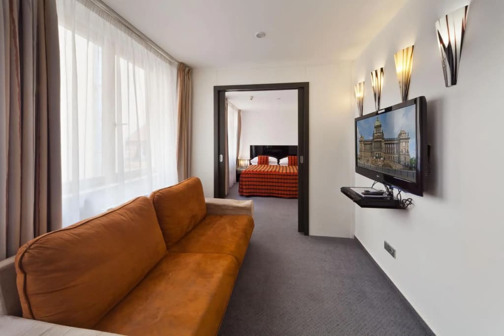 Hotel Prague Inn - photo 2