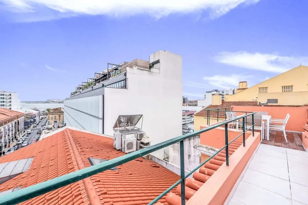 Rustic-style Apt Near Bairro Alto - photo 12