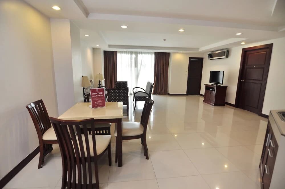ZEN Rooms Sukhumvit Soi 3 - photo 3