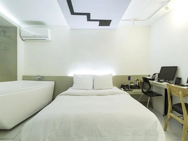 Lusso Hotel - photo 21
