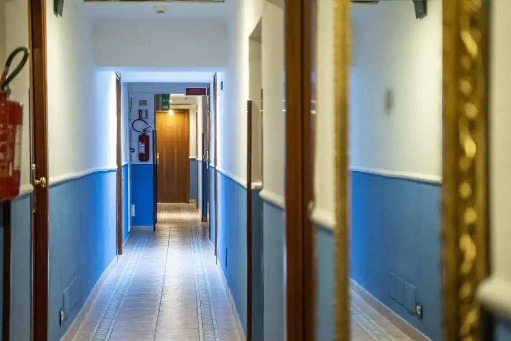 Hotel Ferrarese Roma - photo 11
