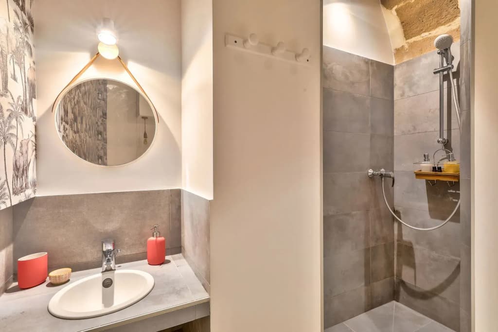 New Stunning 4 Bdrs Apt, With AC – Le Marais - photo 20
