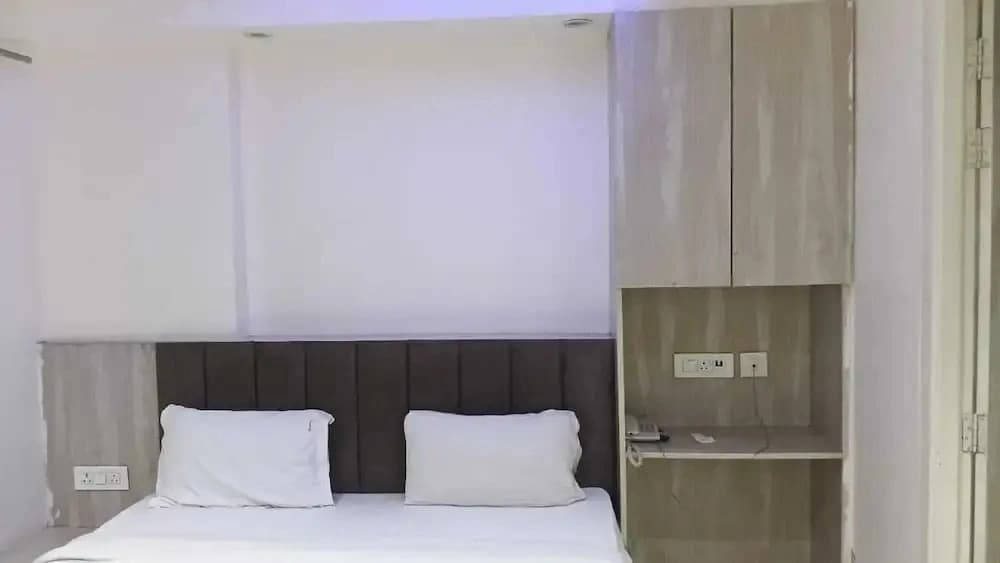 Hotel Red Chilly Adarsh Nagar - photo 4