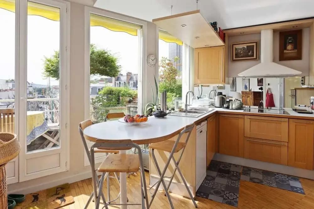 Stunning 3 Bed Apt With Balcony Near Champs Elysée - photo 16