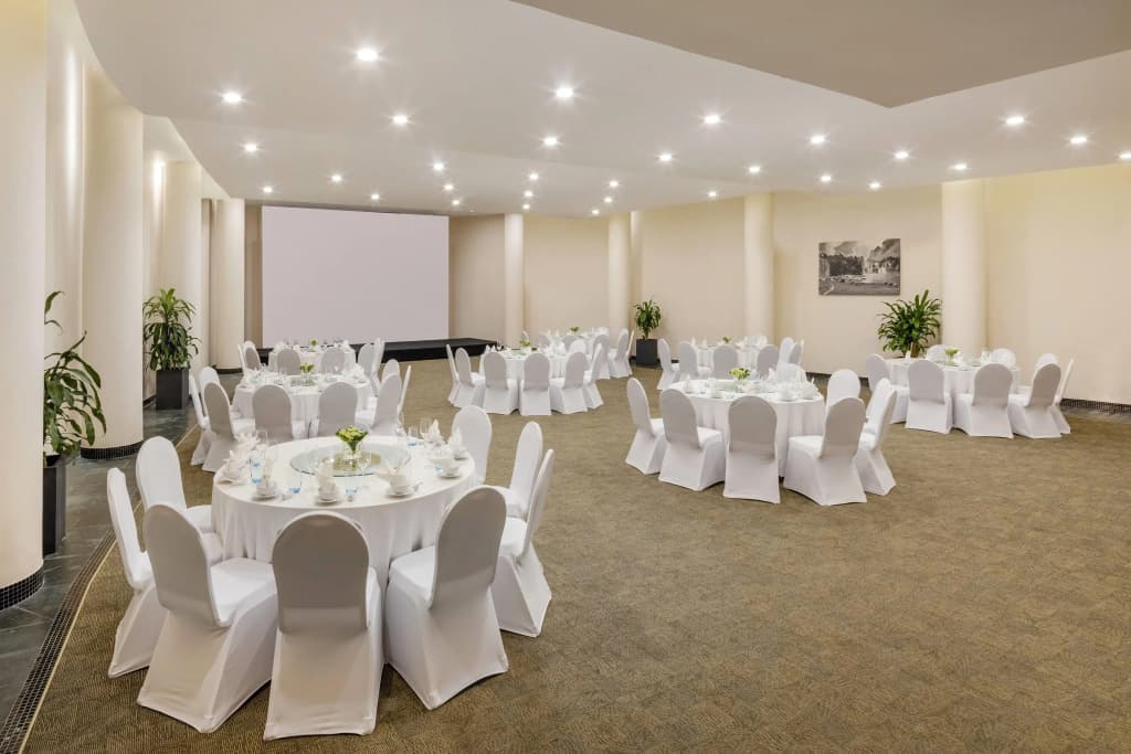 Melia Danang Beach Resort - photo 44