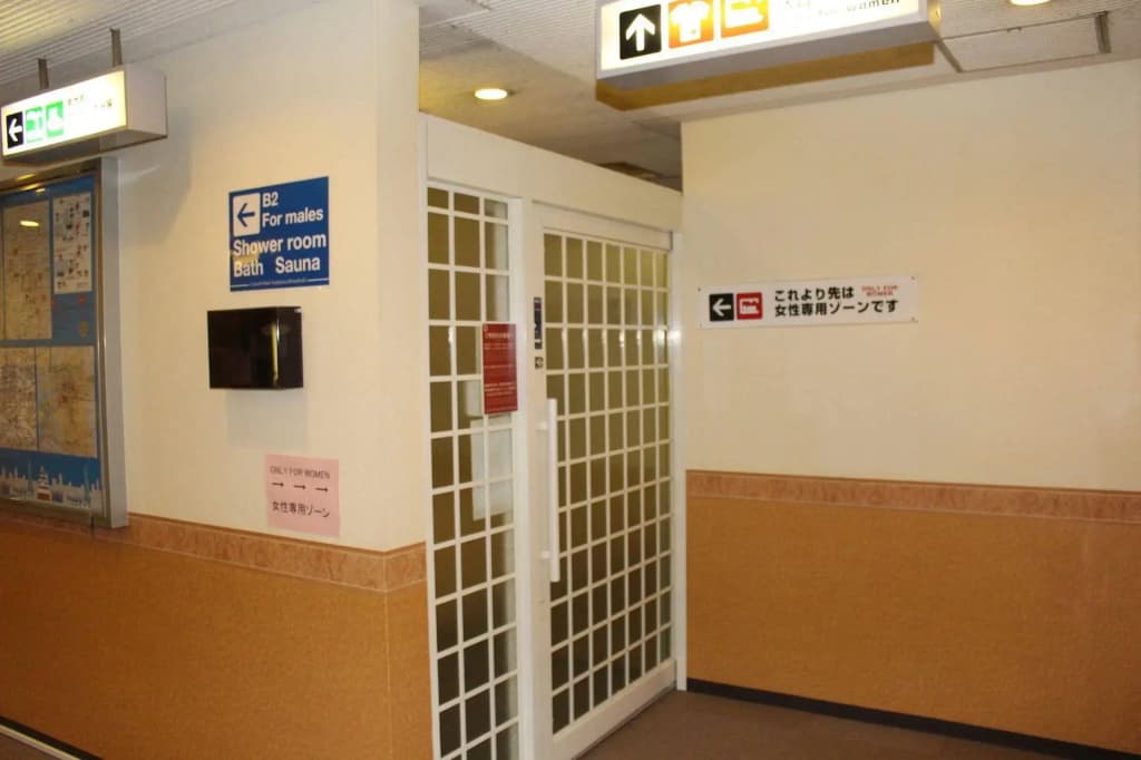 Men's only Capsule Hotel Asahi Plaza Shinsaibashi - photo 13