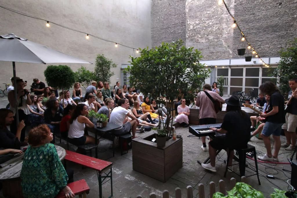 Wallyard Concept Hostel - photo 22