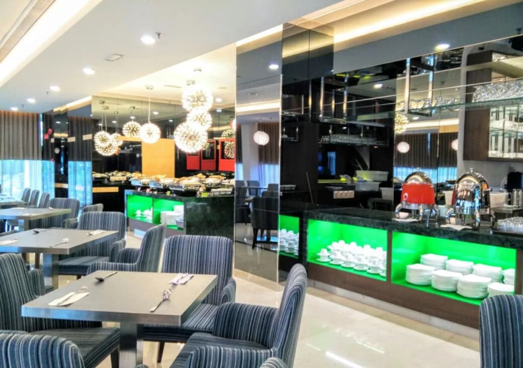 Greens Hotel & Suites - photo 22