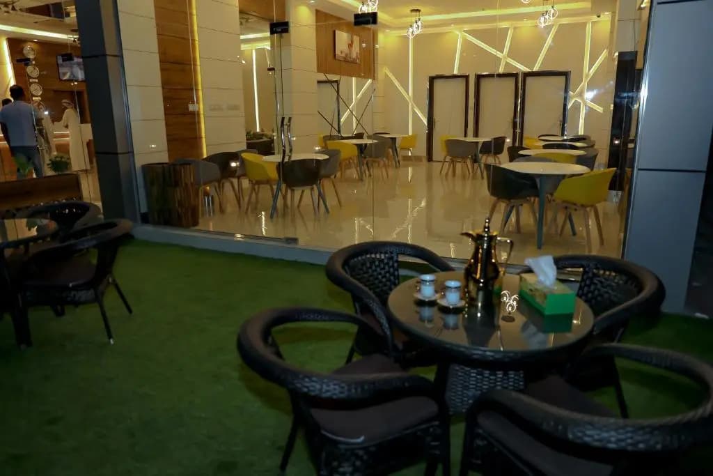 F & H Hotel - photo 12