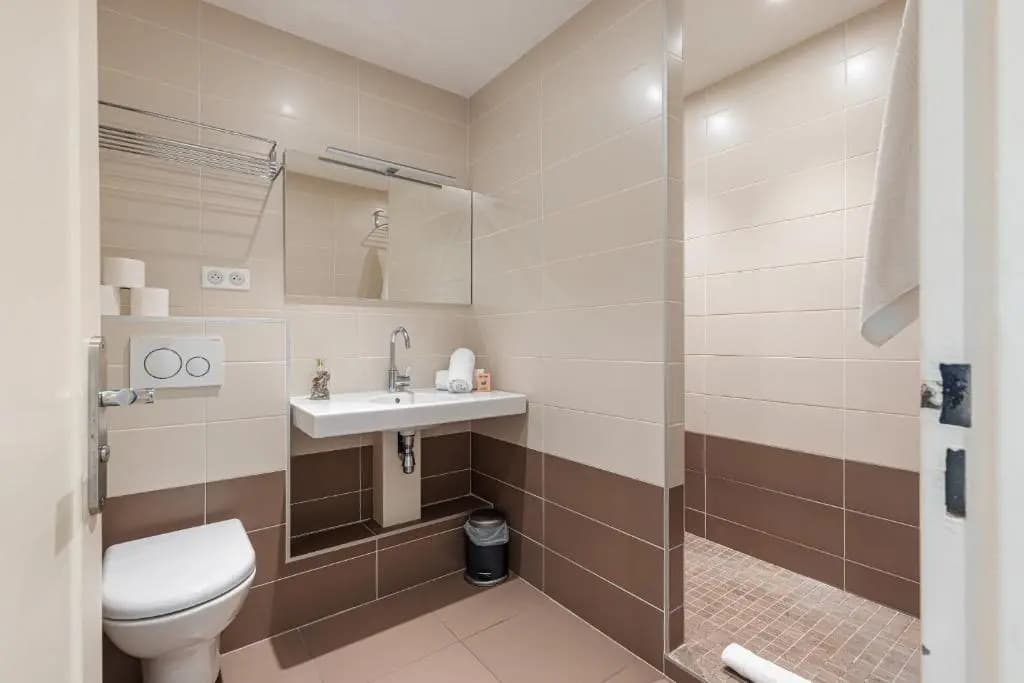 2 BDR Villefranche-sur-Mer Sea View Parking and Swimming Pool - photo 8