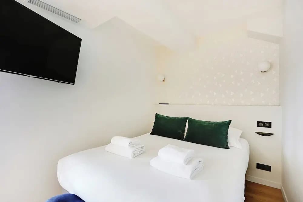 Apartment for 6 People in Paris - photo 2