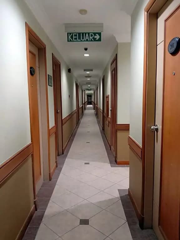 New Grand Hotel - photo 8