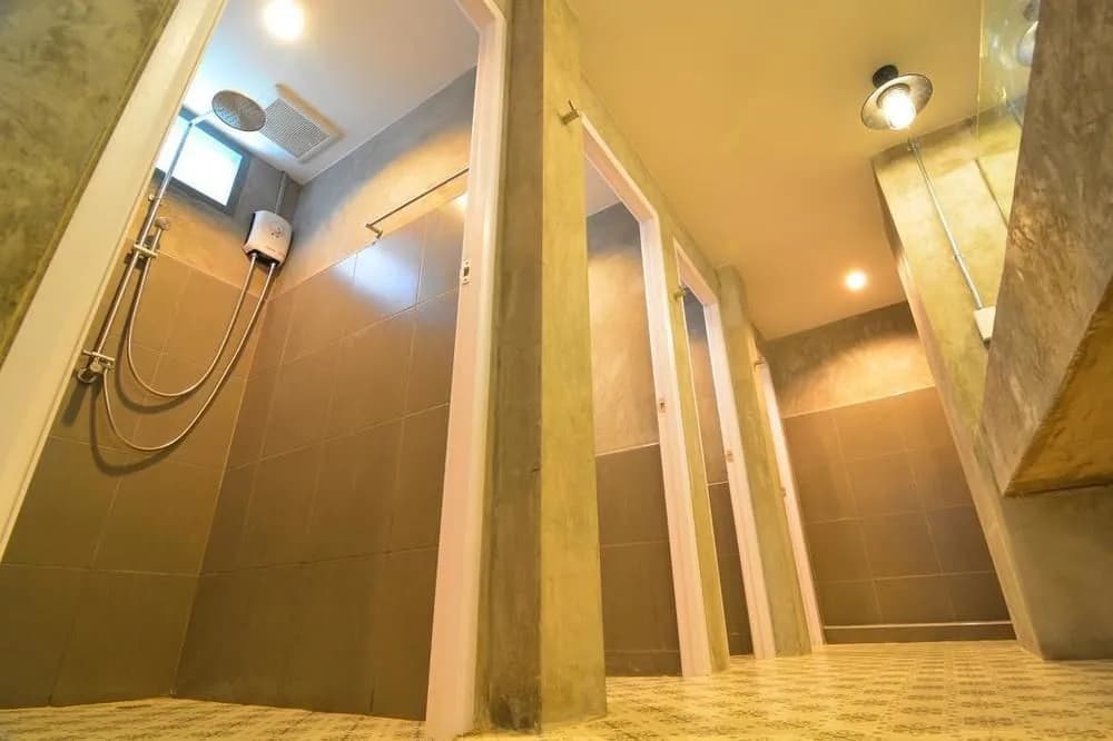 La Moon Hostel - photo 17