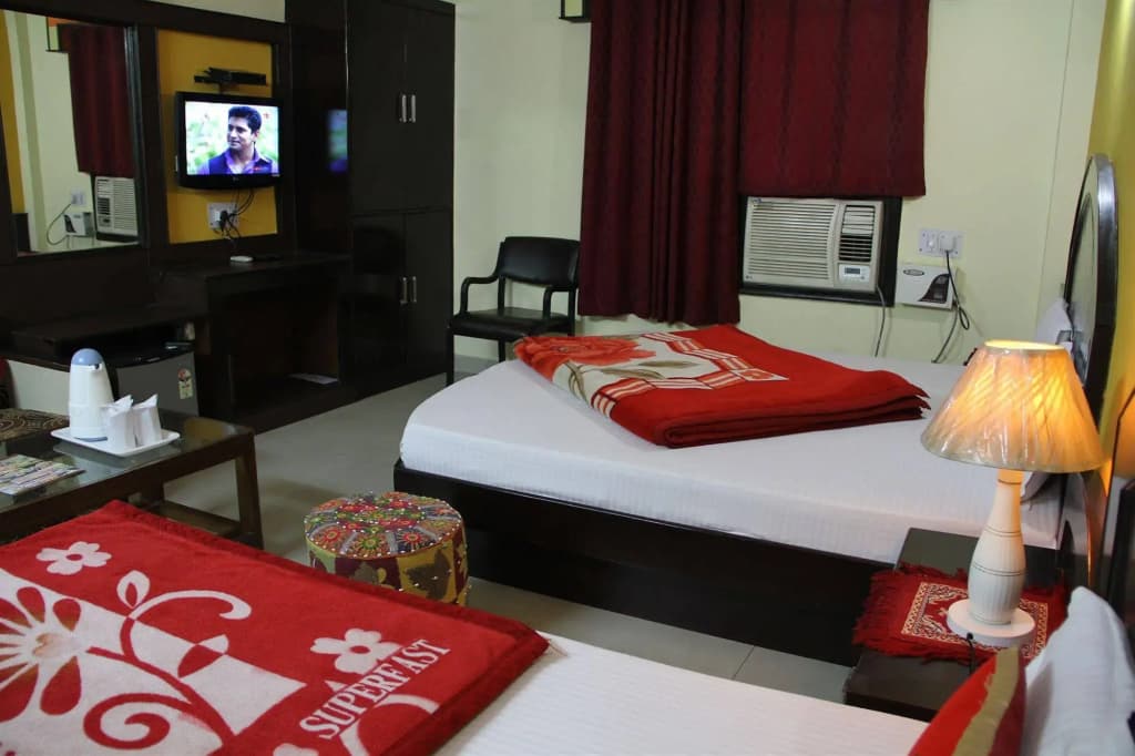 Hotel Su Shree Continental - photo 7
