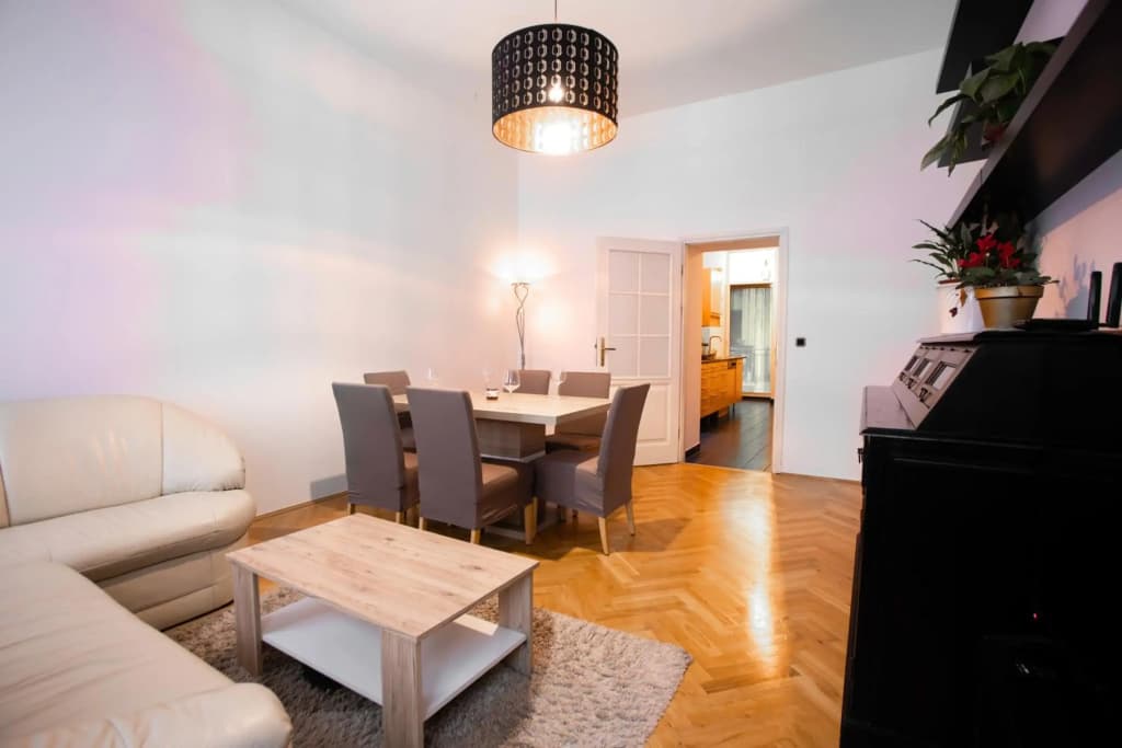 3-Bedroom Apartment in Central Vienna - photo 3