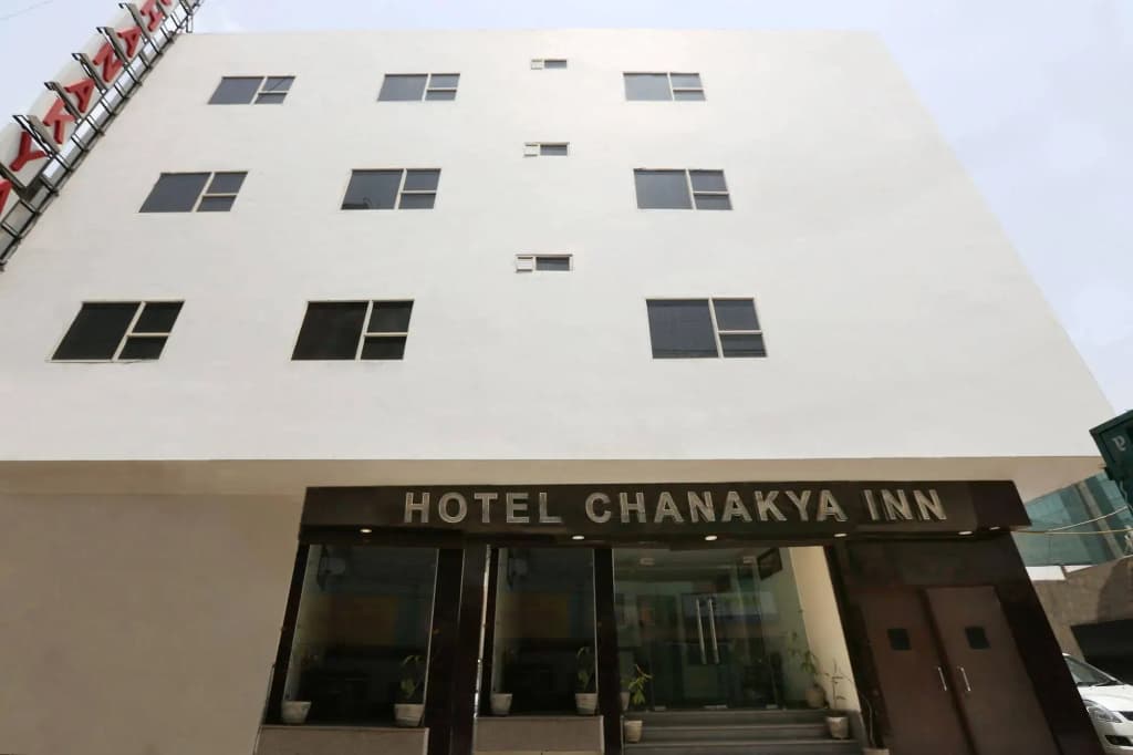 Airport Hotel Chanakya - photo 1