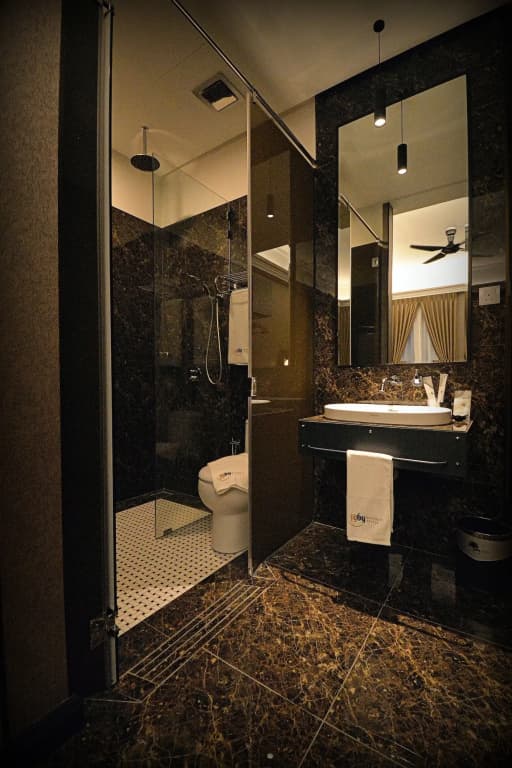 1969 Business Suites - photo 9