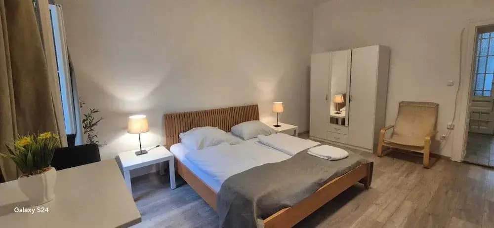 Charming 1BR Apt Near Central Vienna - photo 1
