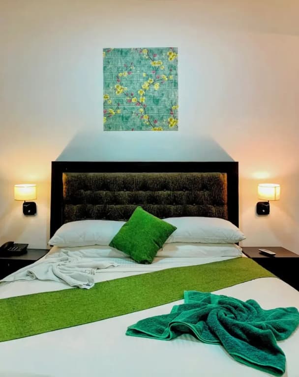 Pearl Royal Hotel - photo 2