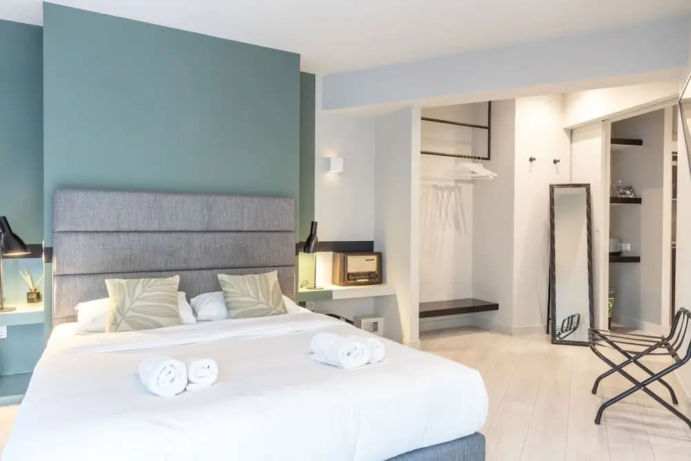 Fantastic Central Athens Suite With Rooftop Deck - photo 7
