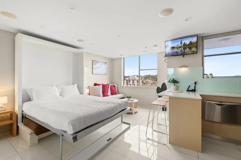Bondi Studio Apartment With Pool & Rooftop Views - photo 2