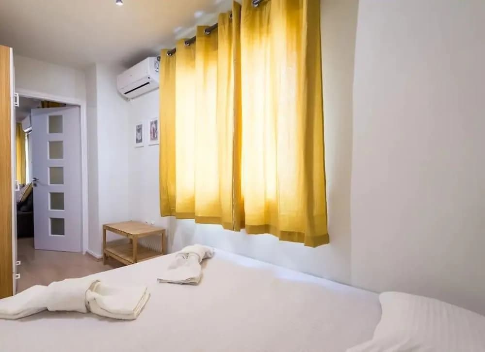 Downtown urban flat for 4 people in Plaka - photo 2