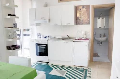 Thelma's Apartment - photo 16