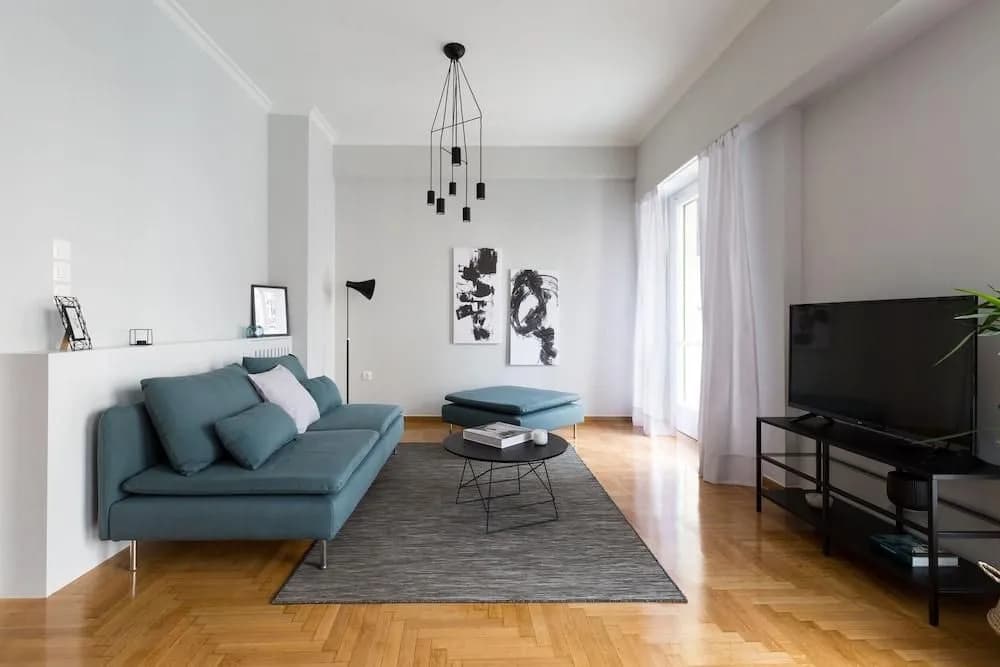 UPSTREET Acropolis Core Bright Modern Apt - photo 11