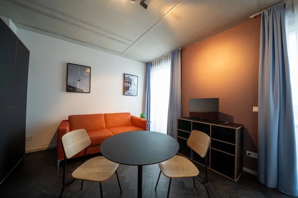 NEOAPARTMENTS - photo 4