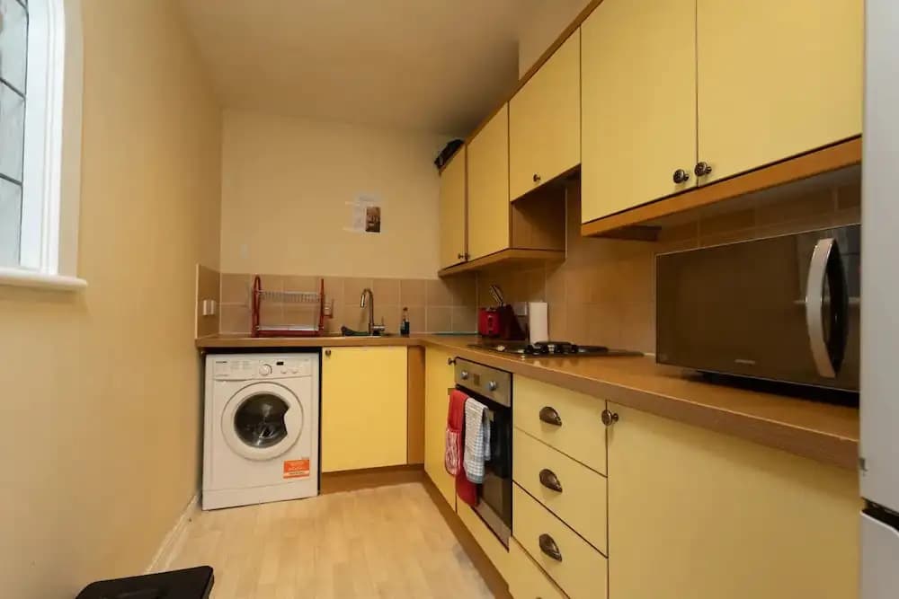 Stylish 2 Bedroom Apartment Near the City Centre - photo 12