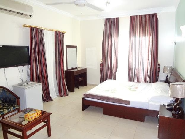 Sahara Hotel Apartment - photo 20