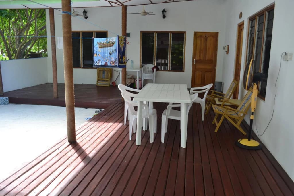 Fulidhoo Laperla Guest House - photo 23