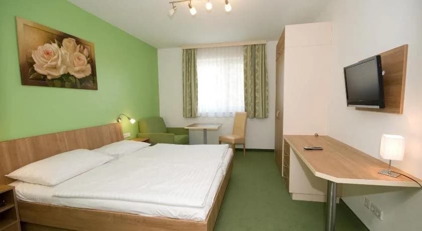 Hotel Bauer Rauchenwarth - photo 17