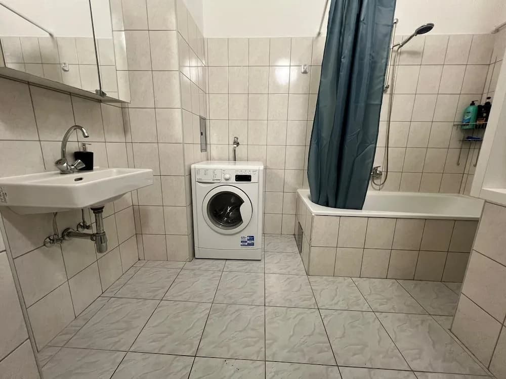Affordable 3BR shared Apt. near Meidling - photo 7