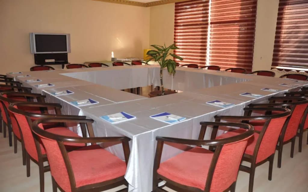 First Class Hotel - photo 11