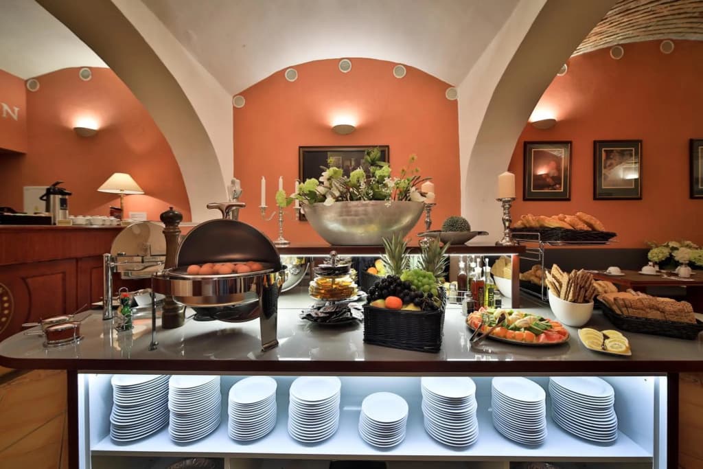 Hotel Carlton - photo 22