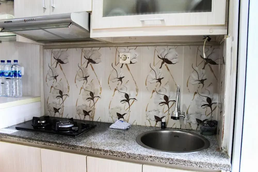 Fully Furnished and Cozy Design 1BR Green Pramuka Apartment - photo 14