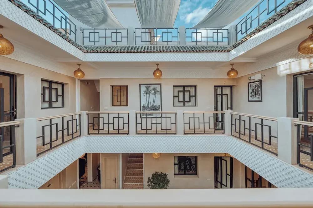 Riad Valentine - photo 1
