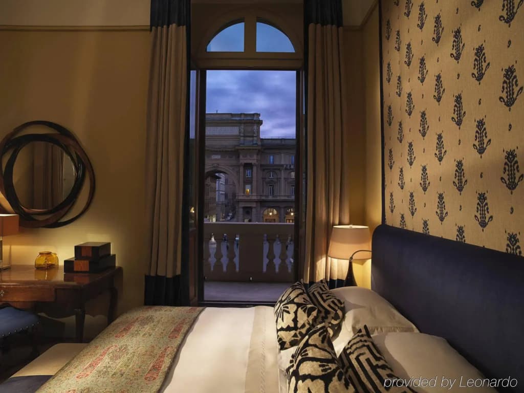 Hotel Savoy - photo 6