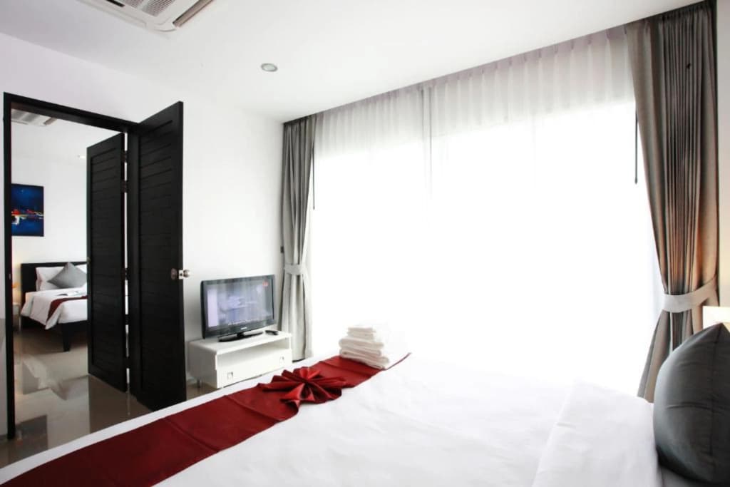 One World One Home Naiharn Hotel - photo 4