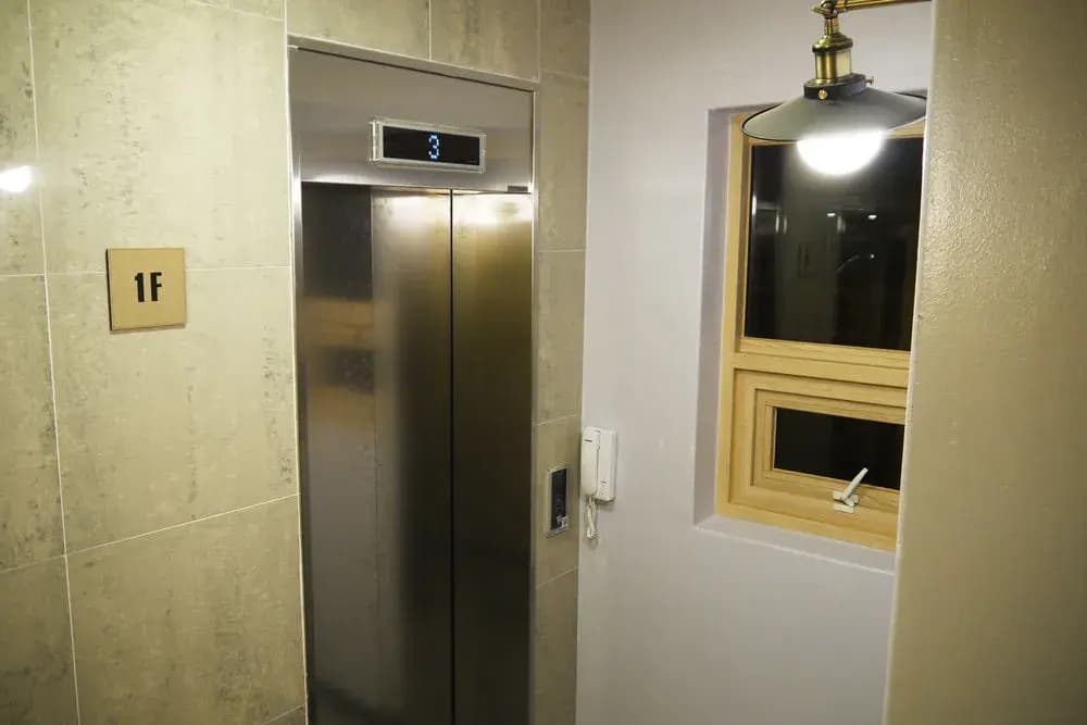 Travelers Planet Studio Type Hostel - photo 9